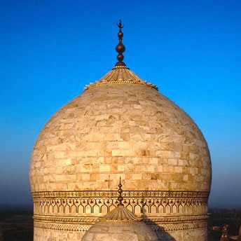 The Dome Of The Mausoleum Explore The Taj Mahal